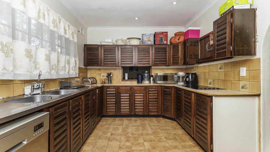 4 Bedroom Property for Sale in Kloof KwaZulu-Natal