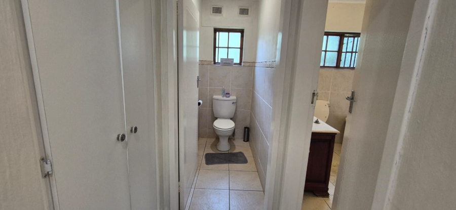 4 Bedroom Property for Sale in Kloof KwaZulu-Natal