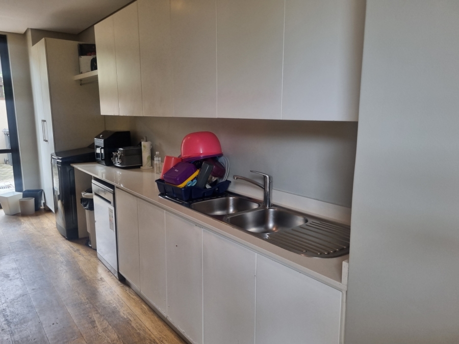 To Let 4 Bedroom Property for Rent in Izinga KwaZulu-Natal