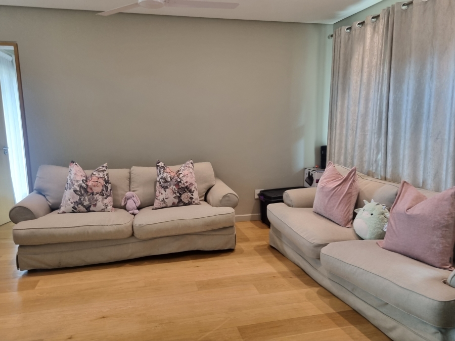 To Let 4 Bedroom Property for Rent in Izinga KwaZulu-Natal