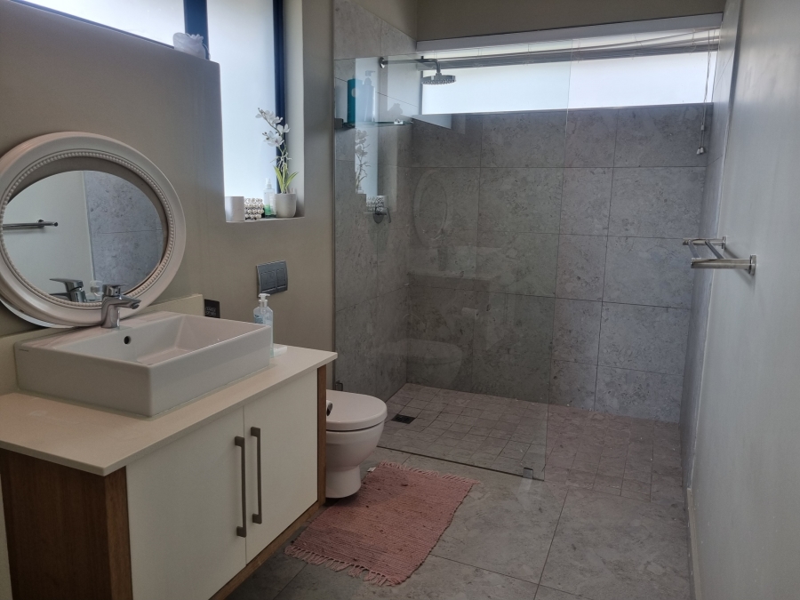 To Let 4 Bedroom Property for Rent in Izinga KwaZulu-Natal