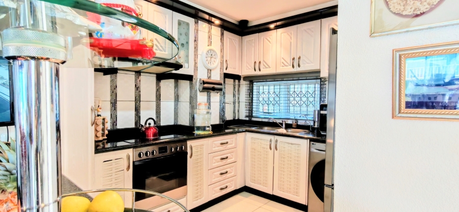 3 Bedroom Property for Sale in Newsel Beach KwaZulu-Natal