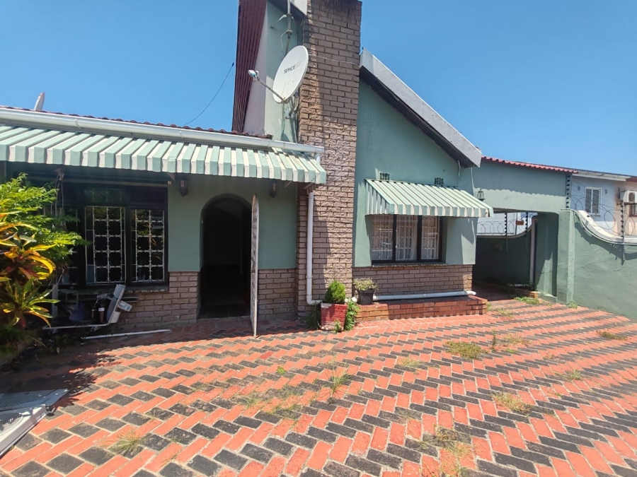 3 Bedroom Property for Sale in Northcroft KwaZulu-Natal