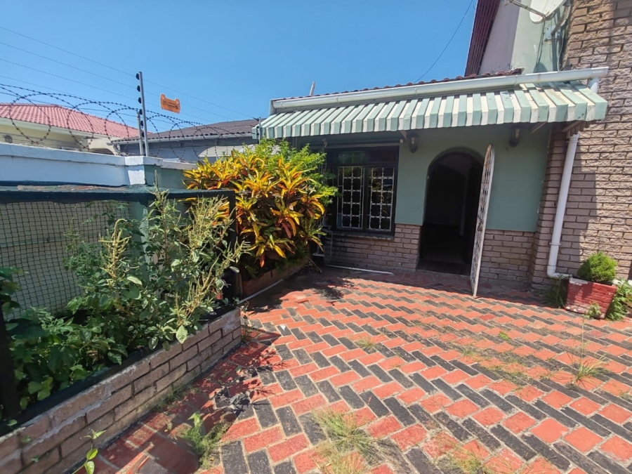 3 Bedroom Property for Sale in Northcroft KwaZulu-Natal