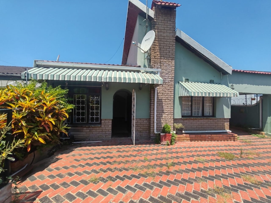 3 Bedroom Property for Sale in Northcroft KwaZulu-Natal