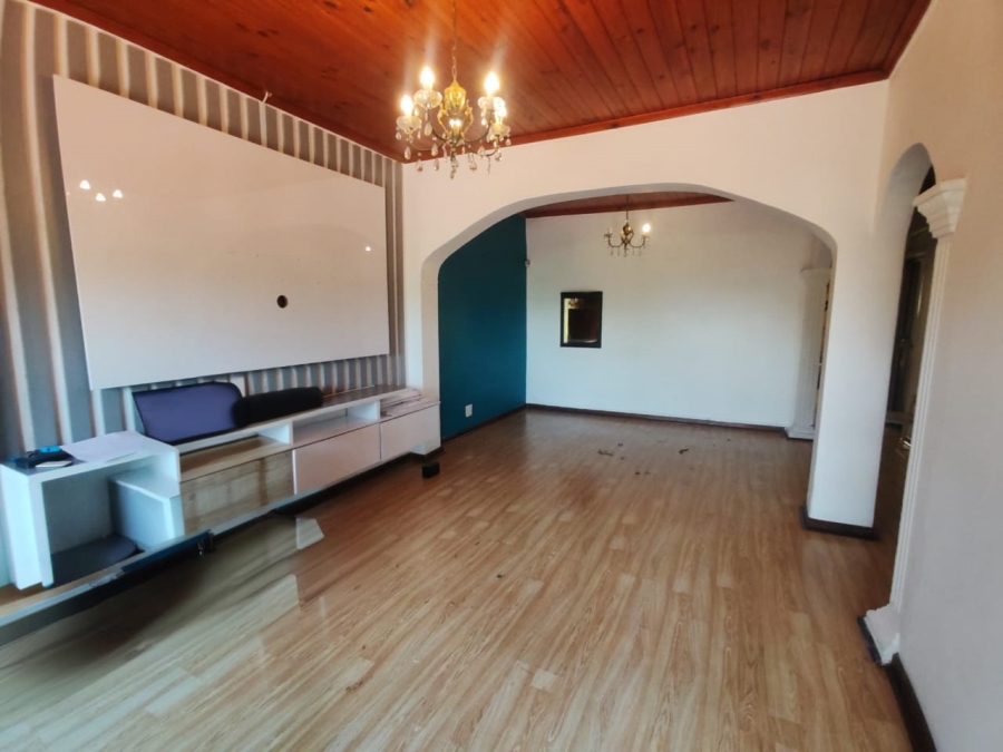 3 Bedroom Property for Sale in Northcroft KwaZulu-Natal