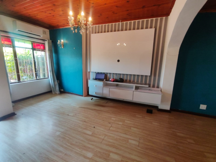 3 Bedroom Property for Sale in Northcroft KwaZulu-Natal