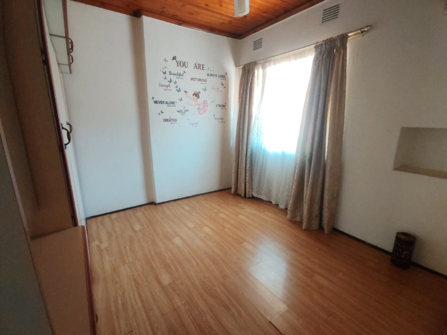 3 Bedroom Property for Sale in Northcroft KwaZulu-Natal