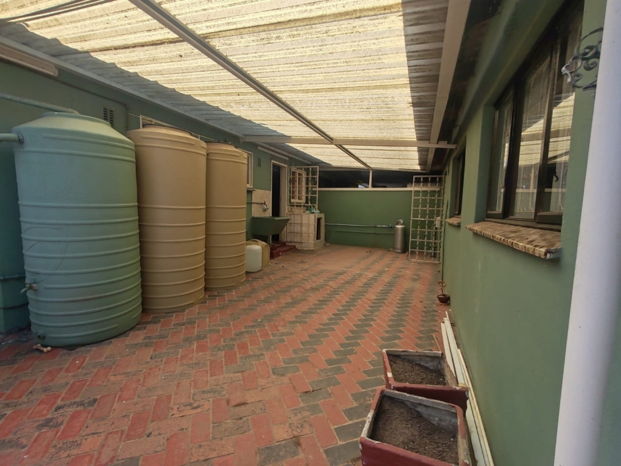 3 Bedroom Property for Sale in Northcroft KwaZulu-Natal