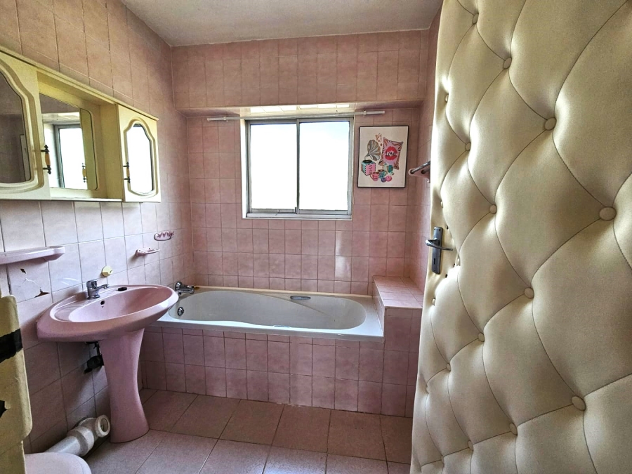 2 Bedroom Property for Sale in Amanzimtoti KwaZulu-Natal