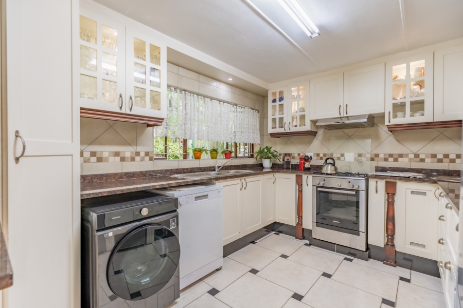 2 Bedroom Property for Sale in Kloof KwaZulu-Natal