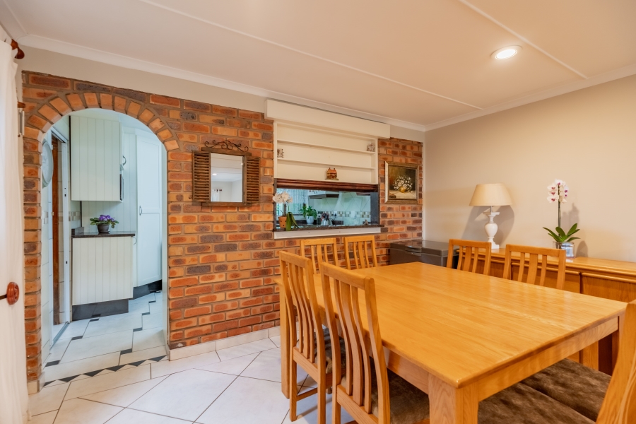 2 Bedroom Property for Sale in Kloof KwaZulu-Natal