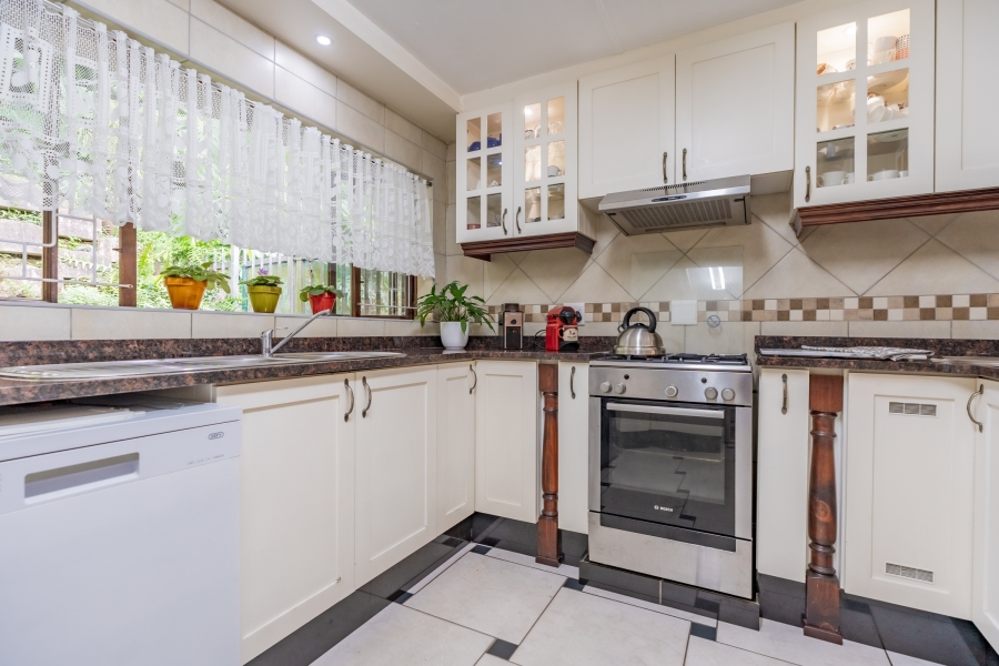2 Bedroom Property for Sale in Kloof KwaZulu-Natal