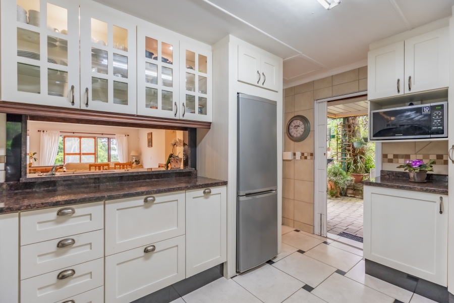 2 Bedroom Property for Sale in Kloof KwaZulu-Natal