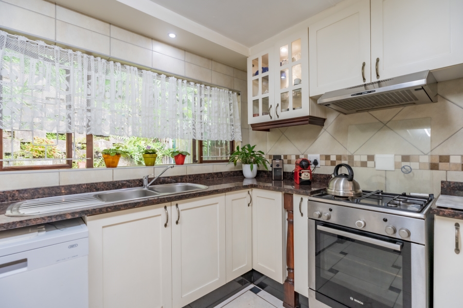 2 Bedroom Property for Sale in Kloof KwaZulu-Natal