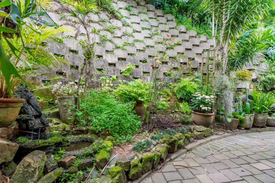 2 Bedroom Property for Sale in Kloof KwaZulu-Natal