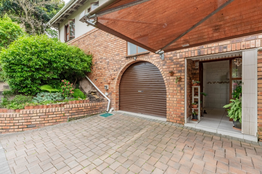 2 Bedroom Property for Sale in Kloof KwaZulu-Natal