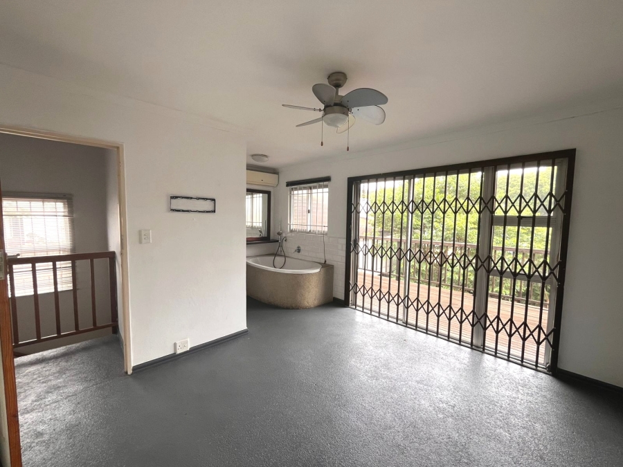 3 Bedroom Property for Sale in Windermere KwaZulu-Natal