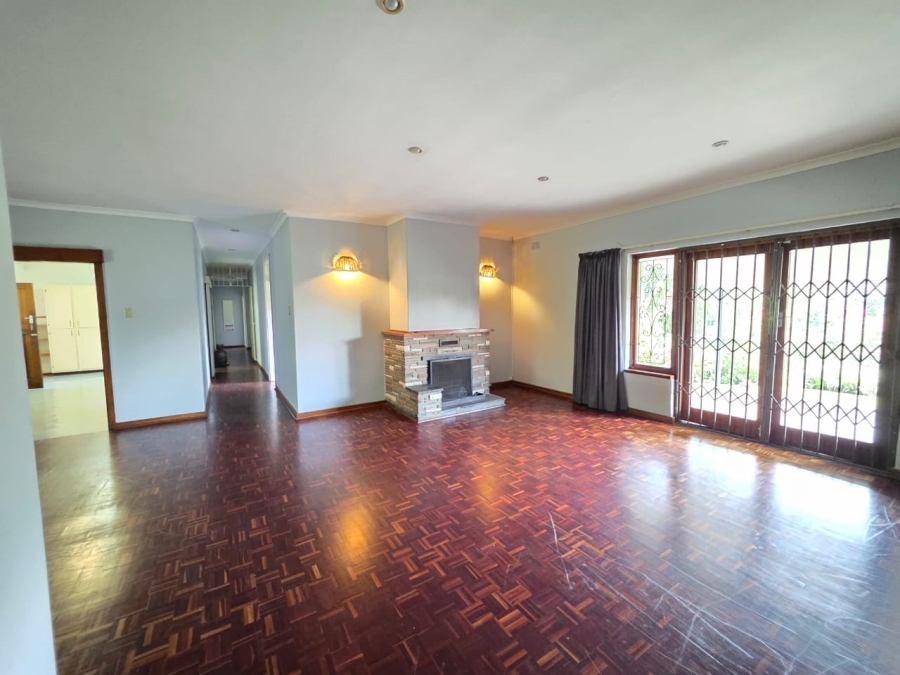 4 Bedroom Property for Sale in Kloof KwaZulu-Natal