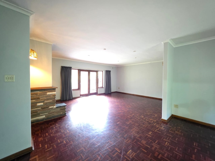 4 Bedroom Property for Sale in Kloof KwaZulu-Natal