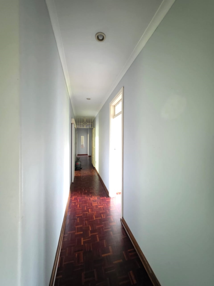 4 Bedroom Property for Sale in Kloof KwaZulu-Natal