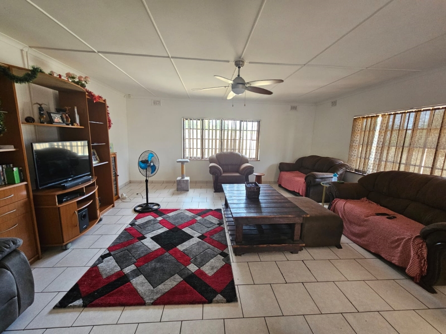 2 Bedroom Property for Sale in Amanzimtoti KwaZulu-Natal