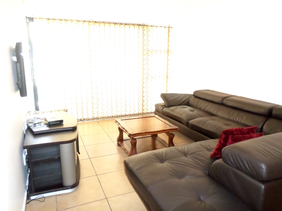 To Let 2 Bedroom Property for Rent in La Mercy KwaZulu-Natal