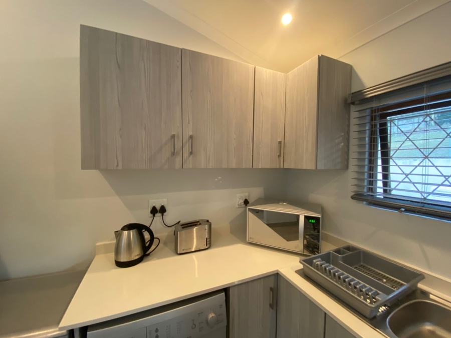 To Let 1 Bedroom Property for Rent in Kloof KwaZulu-Natal