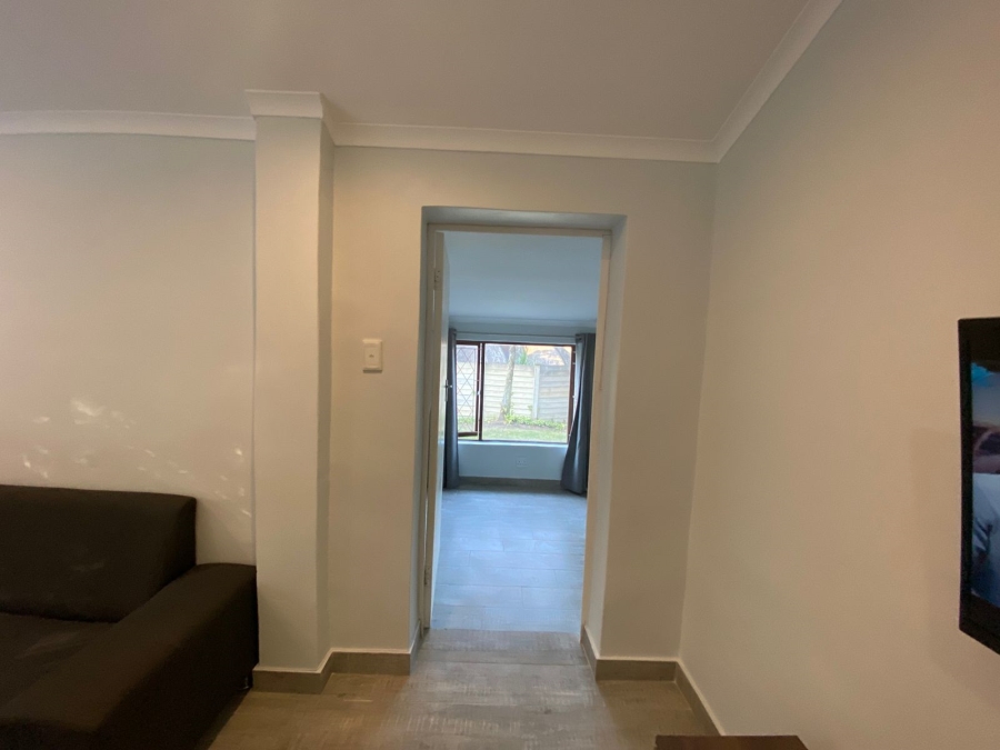 To Let 1 Bedroom Property for Rent in Kloof KwaZulu-Natal