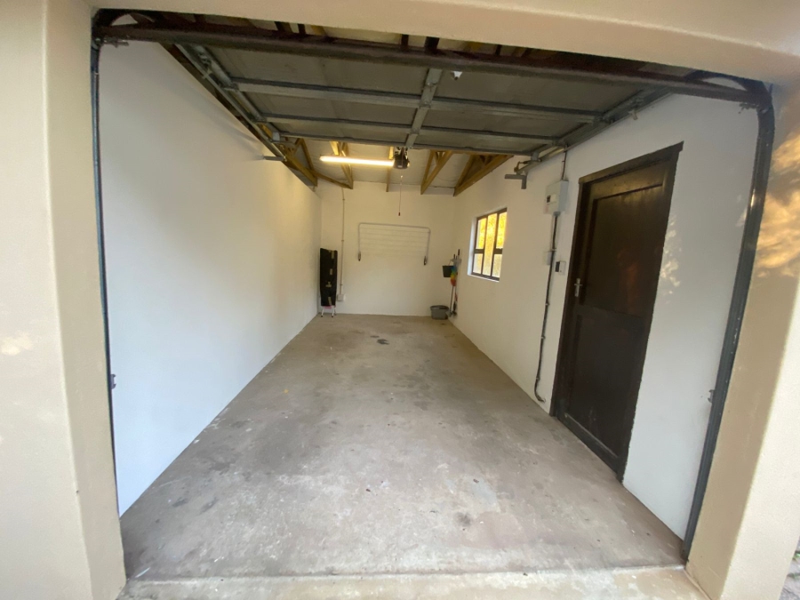 To Let 1 Bedroom Property for Rent in Kloof KwaZulu-Natal