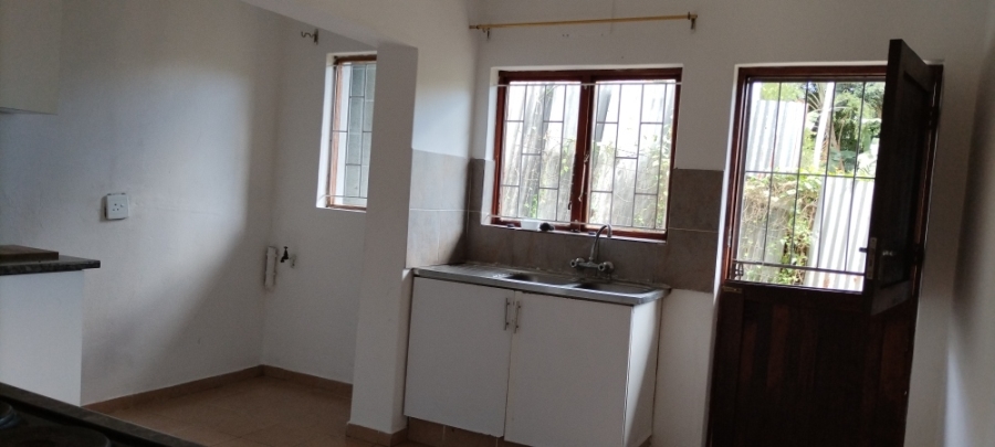 To Let 2 Bedroom Property for Rent in Clare Hills KwaZulu-Natal