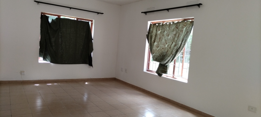 To Let 2 Bedroom Property for Rent in Clare Hills KwaZulu-Natal