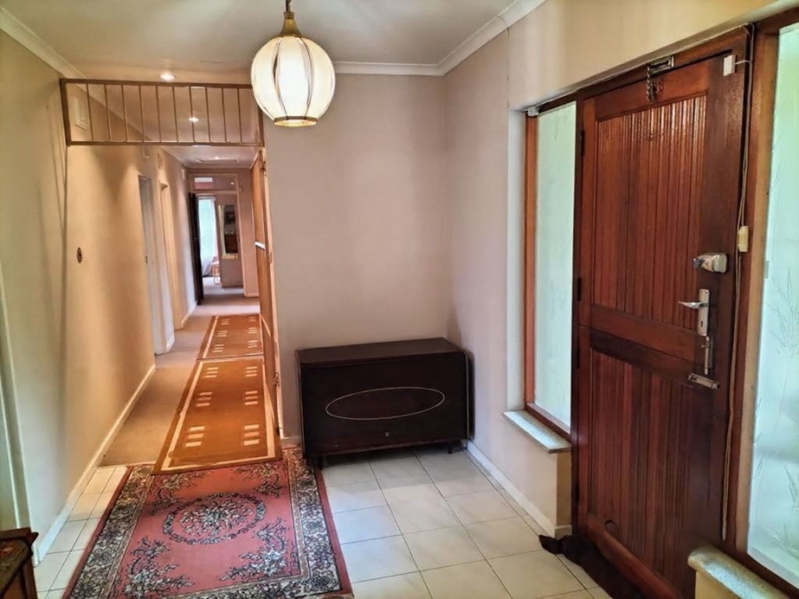 5 Bedroom Property for Sale in Cowies Hill Park KwaZulu-Natal