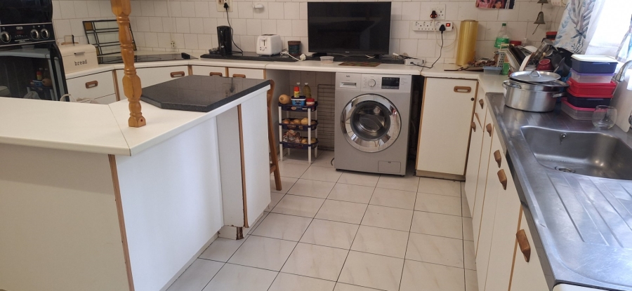 5 Bedroom Property for Sale in Cowies Hill Park KwaZulu-Natal