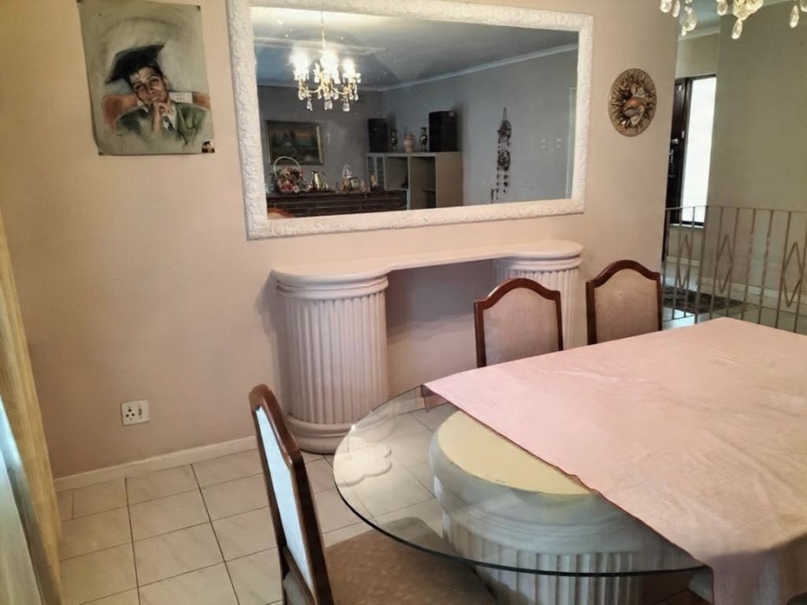 5 Bedroom Property for Sale in Cowies Hill Park KwaZulu-Natal