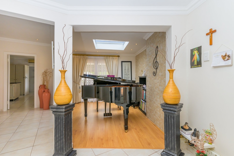 5 Bedroom Property for Sale in Woodside KwaZulu-Natal