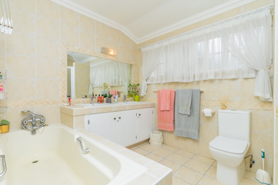 5 Bedroom Property for Sale in Woodside KwaZulu-Natal