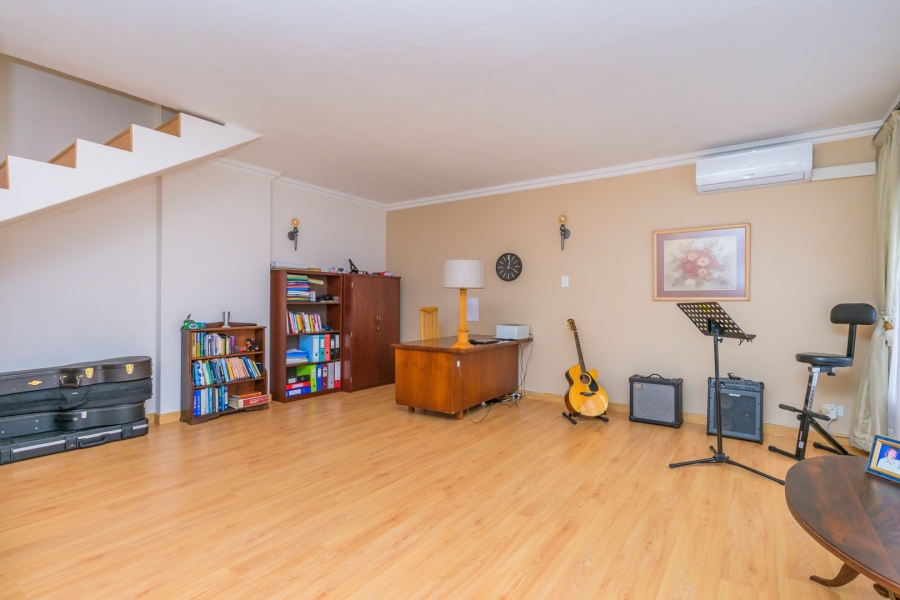 5 Bedroom Property for Sale in Woodside KwaZulu-Natal