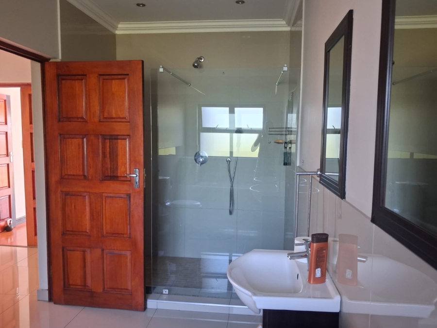 5 Bedroom Property for Sale in Palm Lakes Estate KwaZulu-Natal