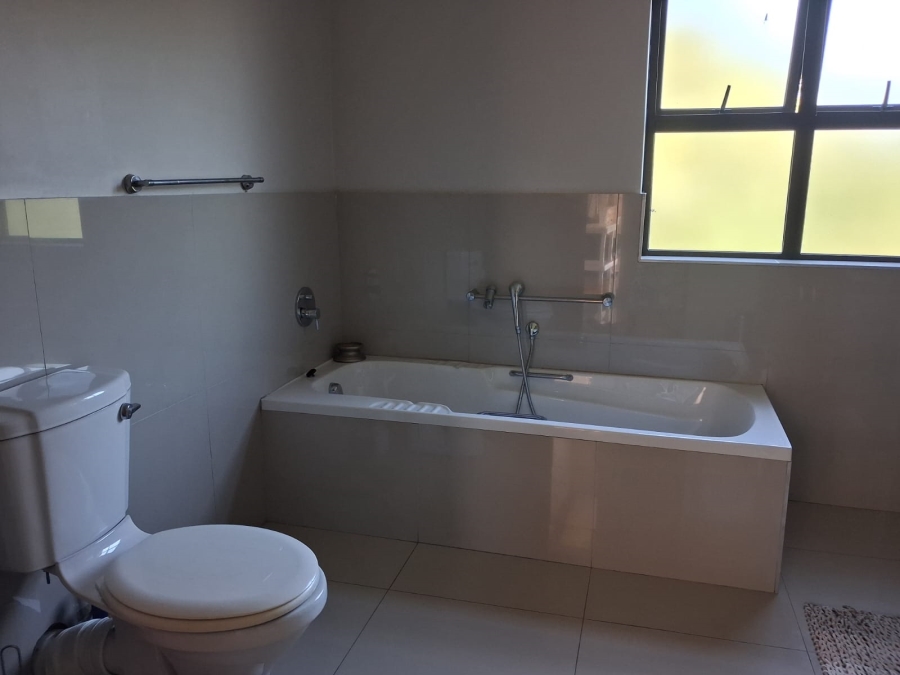 5 Bedroom Property for Sale in Palm Lakes Estate KwaZulu-Natal