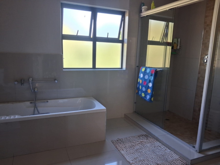 5 Bedroom Property for Sale in Palm Lakes Estate KwaZulu-Natal