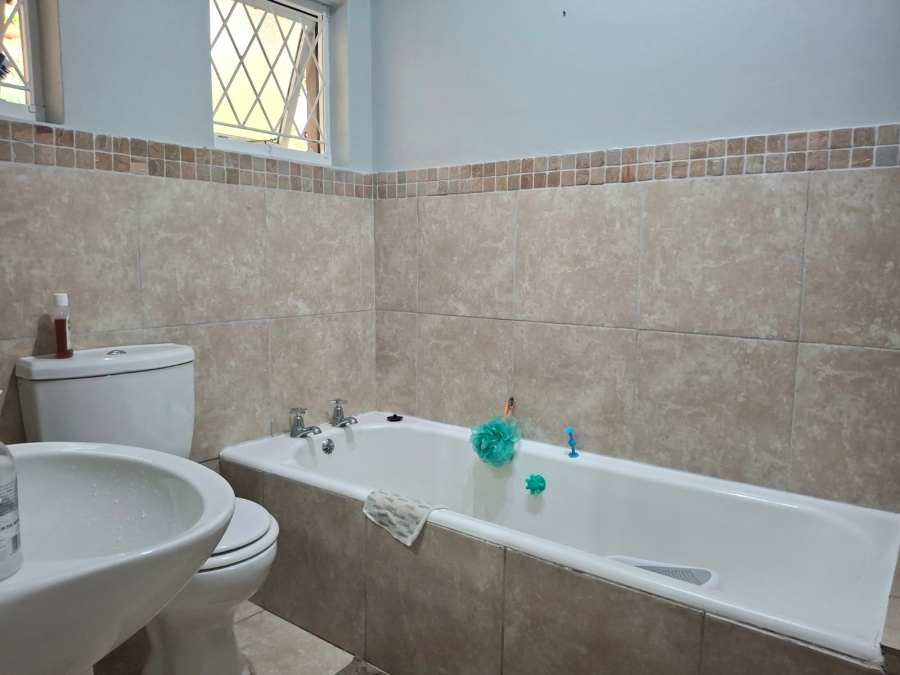 To Let 4 Bedroom Property for Rent in Ballito Central KwaZulu-Natal