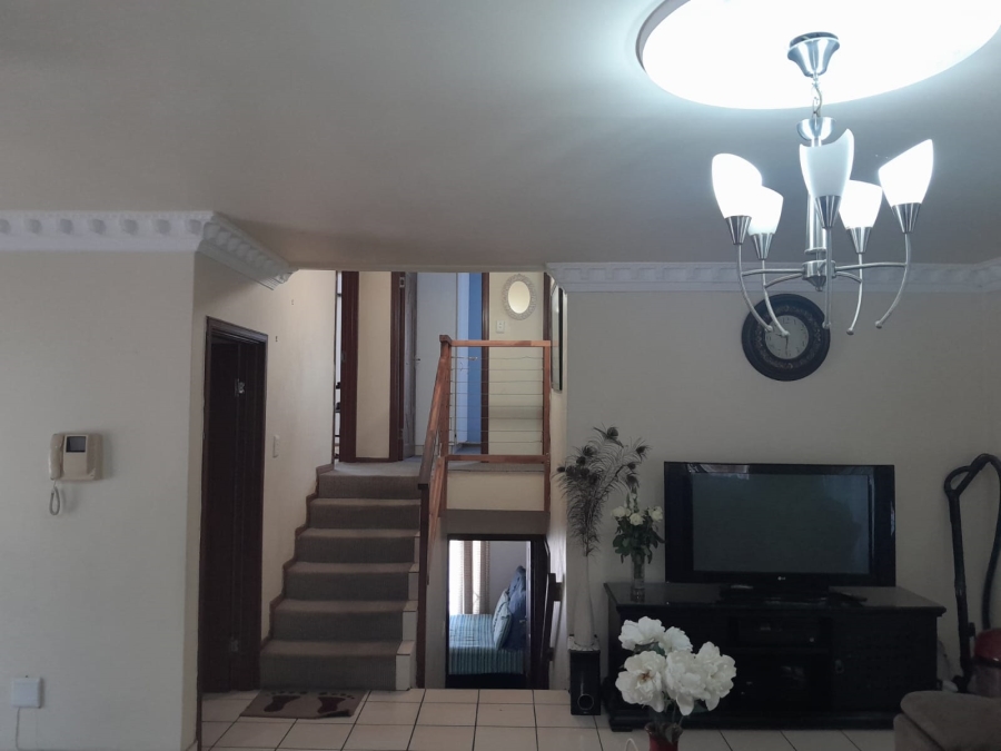 4 Bedroom Property for Sale in Amanzimtoti KwaZulu-Natal