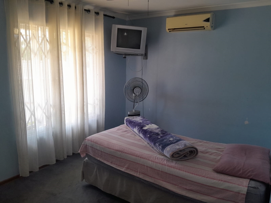 4 Bedroom Property for Sale in Amanzimtoti KwaZulu-Natal