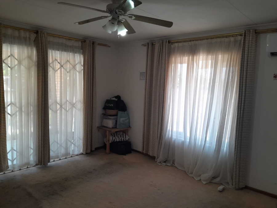 4 Bedroom Property for Sale in Amanzimtoti KwaZulu-Natal