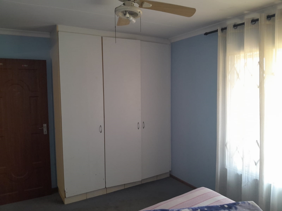 4 Bedroom Property for Sale in Amanzimtoti KwaZulu-Natal