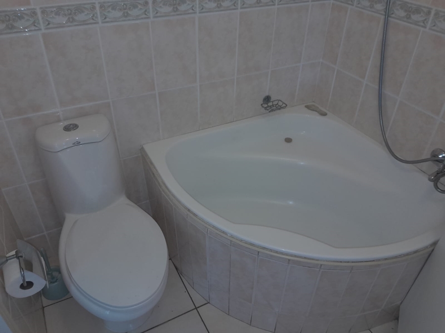 4 Bedroom Property for Sale in Amanzimtoti KwaZulu-Natal