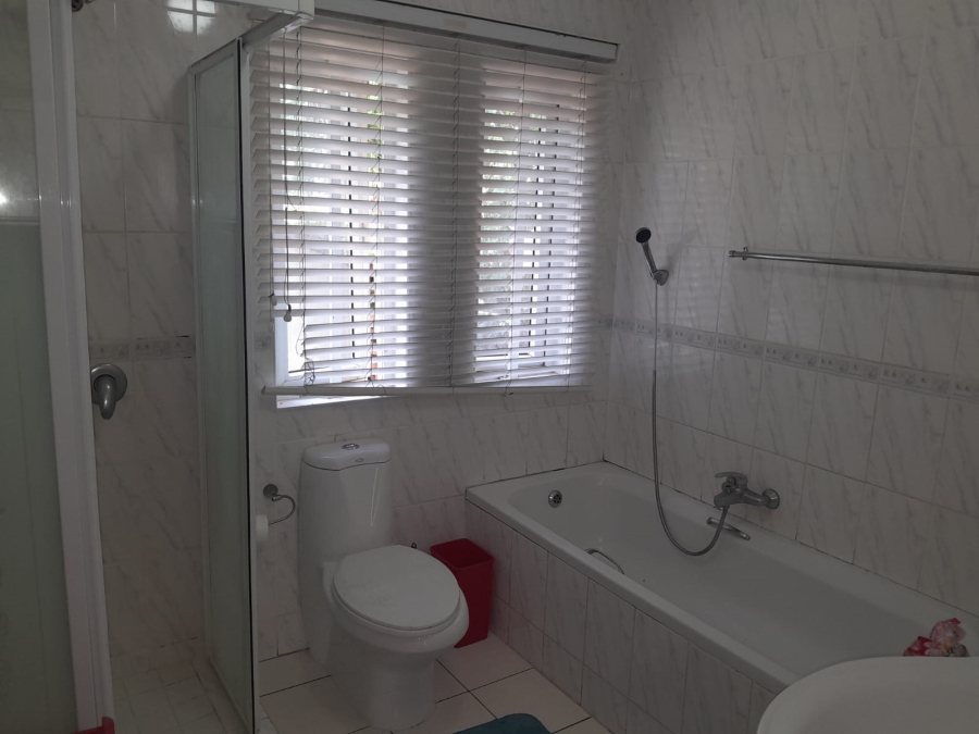 4 Bedroom Property for Sale in Amanzimtoti KwaZulu-Natal