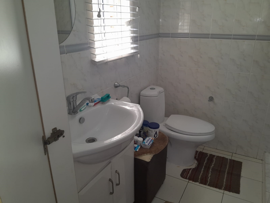 4 Bedroom Property for Sale in Amanzimtoti KwaZulu-Natal