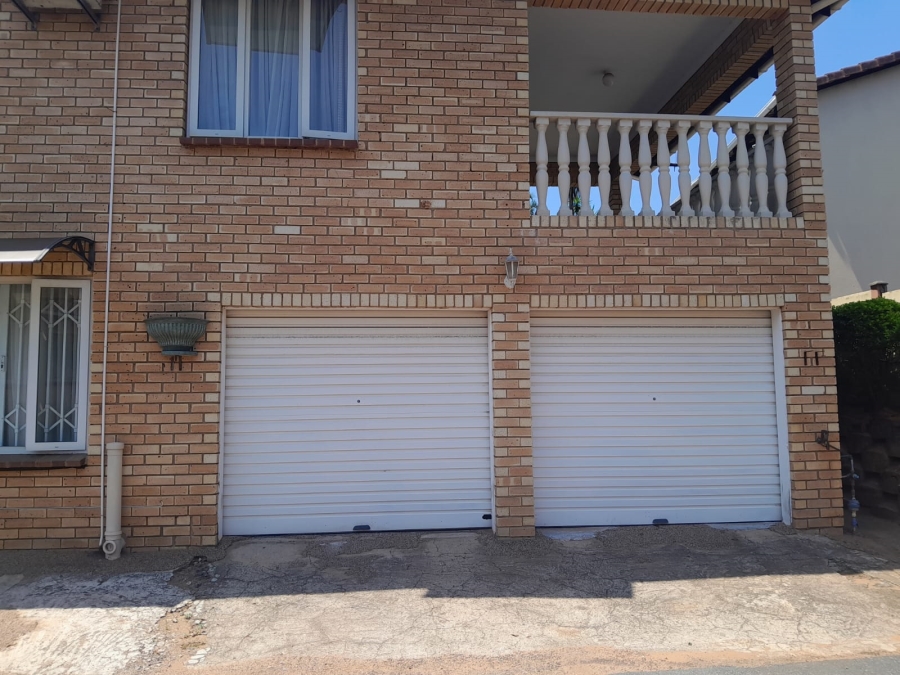 4 Bedroom Property for Sale in Amanzimtoti KwaZulu-Natal